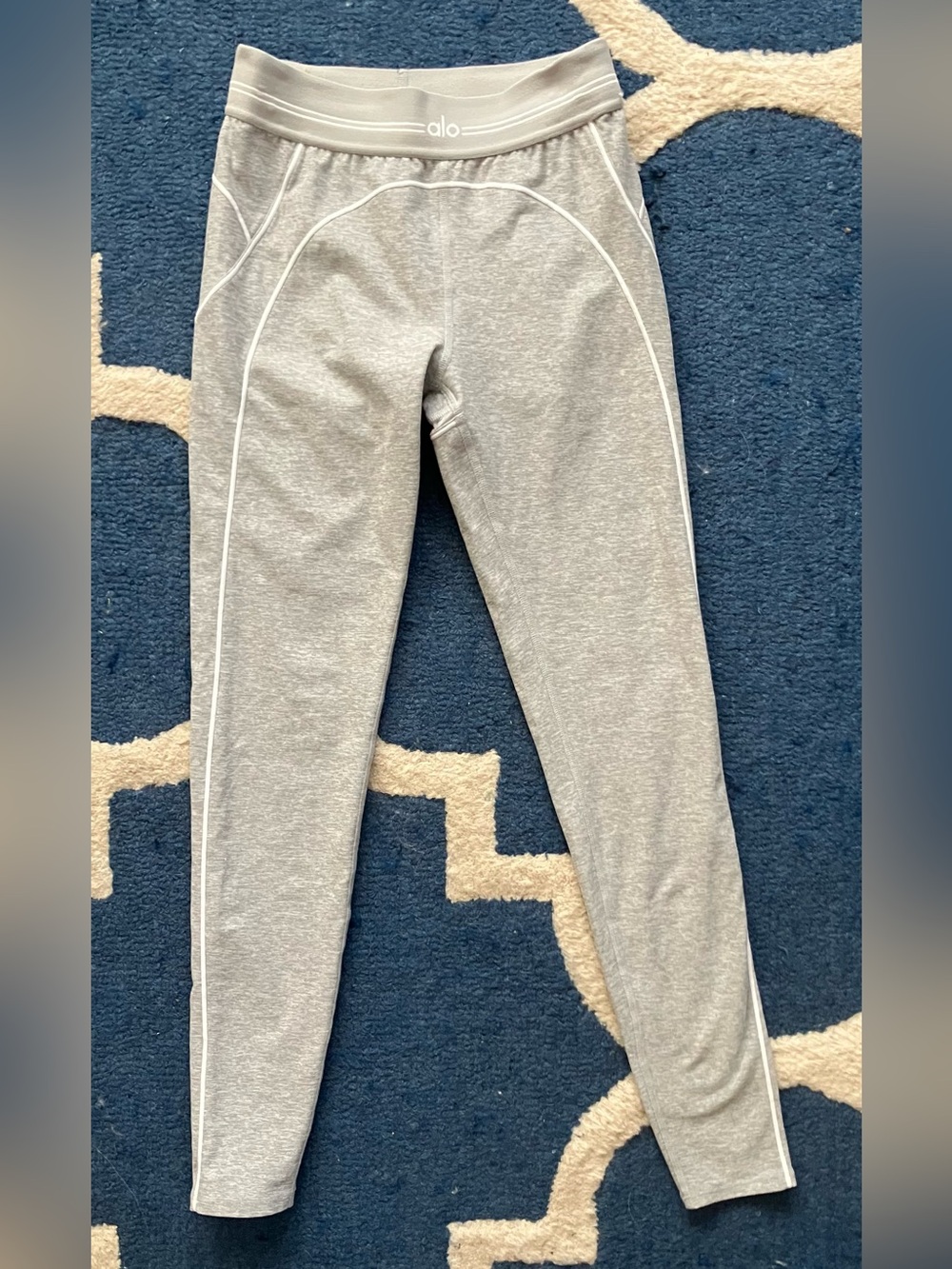 Alo Yoga Alosoft High-Waist Heart Throb Legging - Picture 2 of 7